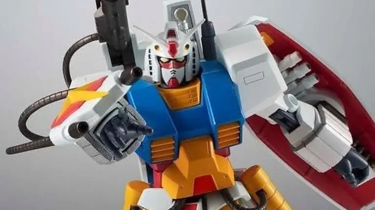 Japan: 60-feet tall Gundam robot takes its first steps during an 'early test walk': Watch Japan