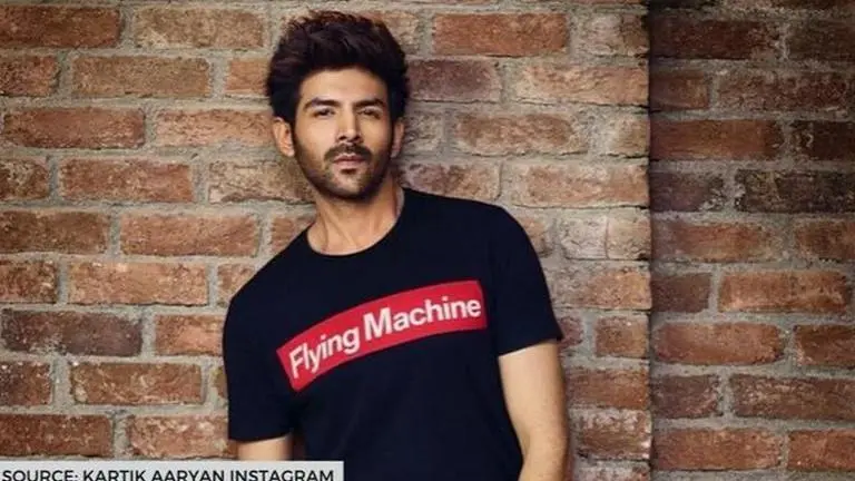 Kartik Aaryan's latest pic is proof that nothing can mess with his hair; see here kartik aaryan