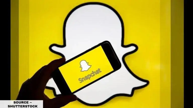 how to reverse a video on snapchat