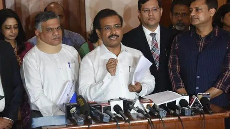 Five coronavirus patients in Maha are in ICU: health minister