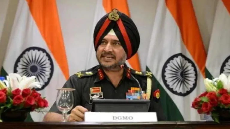 Top Army commander visits police headquarters in Jammu