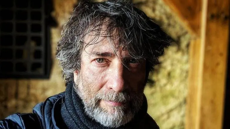 Literary master Neil Gaiman to feature on 'JLF Brave New World'; Details inside neil gaiman