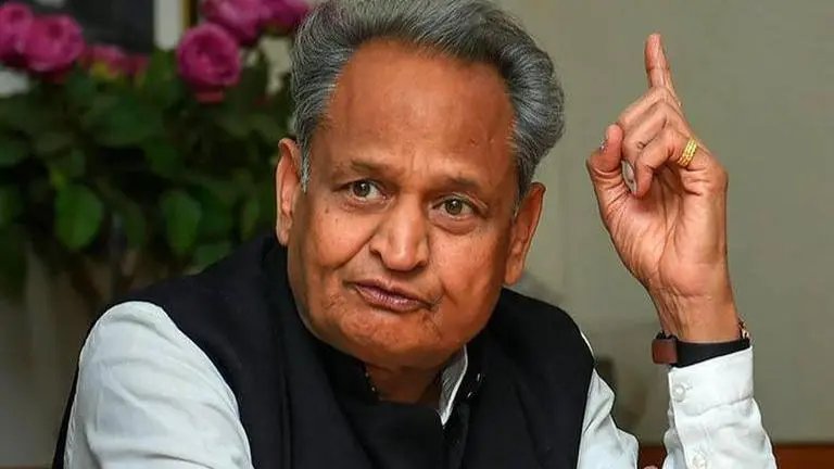 Only mass movement can defeat COVID, says Ashok Gehlot, welcomes Centre's 'jan andolan'