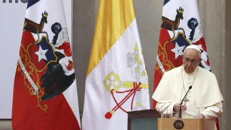 Pope says women can read at Mass, but still can't be priests Pope says women can read at Mass, but still can't be priests