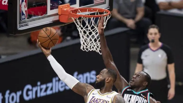 James, Davis help Lakers beat Grizzlies, 108-94