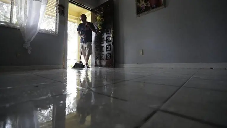 US: South Texas cleans up from Hanna South Texas cleans up from Hanna