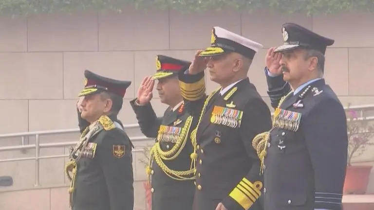 Armed Forces chiefs pay tribute at National War memorial in Delhi on Navy Day NAVY DAY