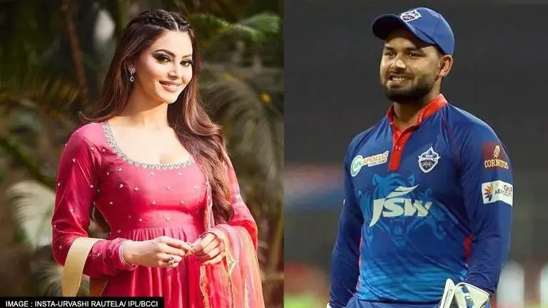 Urvashi Rautela greeted with 'Rishabh Pant' chants at college fest; Here's how she reacted Urvashi Rautela