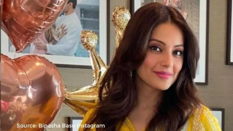 Bipasha Basu showers 'love' on sister and brother-in-law's anniversary: 'Forever and ever' Bipasha Basu