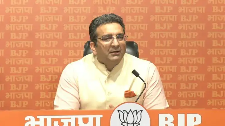 Kejriwal more dangerous than stifling air: BJP slams AAP as Delhi's air quality plunges