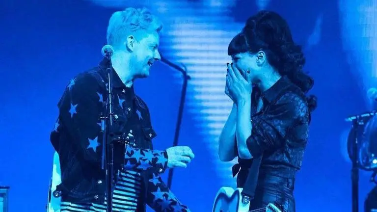 Singer Jack White proposes to Olivia Jean in middle of concert; duo gets married on stage Jack White, olivia jean, jack white concert, olivia jean performance, jack white olivia jean proposal vide