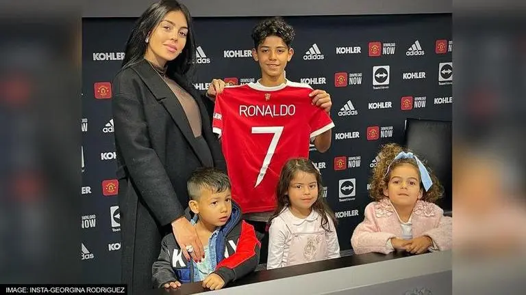 Cristiano Ronaldo Jr. follows dad's footsteps, joins Manchester United & dons No.7 shirt Cristiano Ronaldo Jr