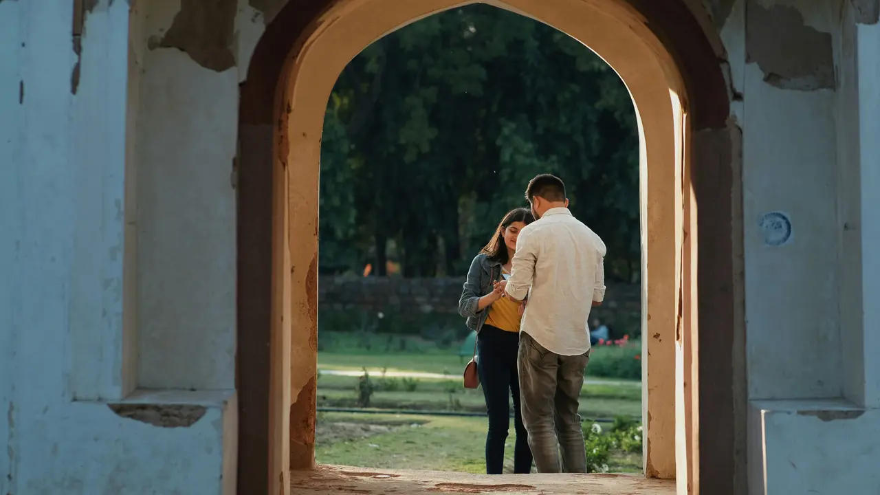 Valentine’s Day 2024: Here Is How You Can Plan A Last Minute Date In Delhi To Impress Your Partner Romantic date at Lodhi garden