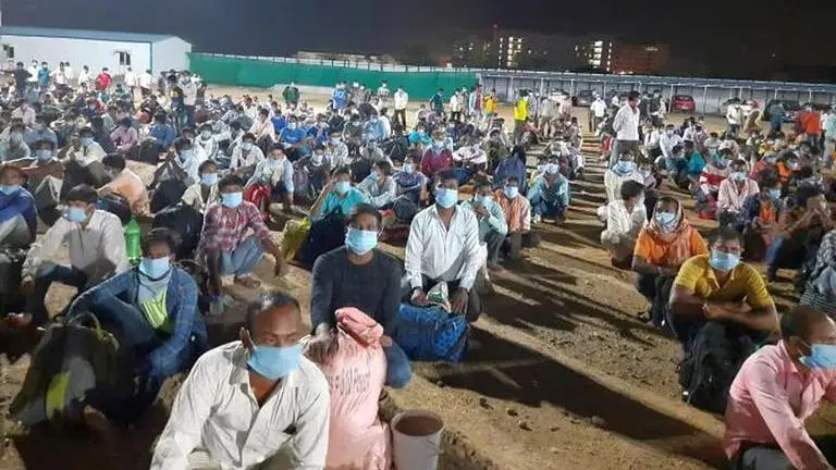 Maha to play intra-state buses to ferry stranded people