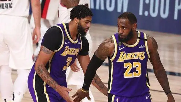 James, Davis power Lakers past Trail Blazers for 2-1 lead