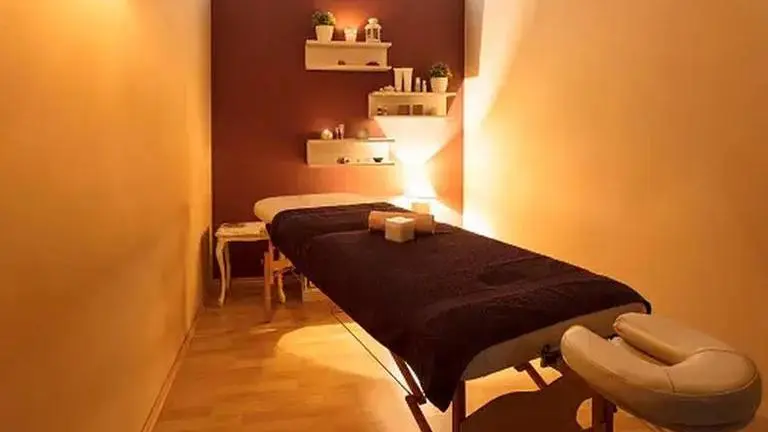 Fake massage parlour racket busted in Mumbai, seven held for targeting diamond broker Massage