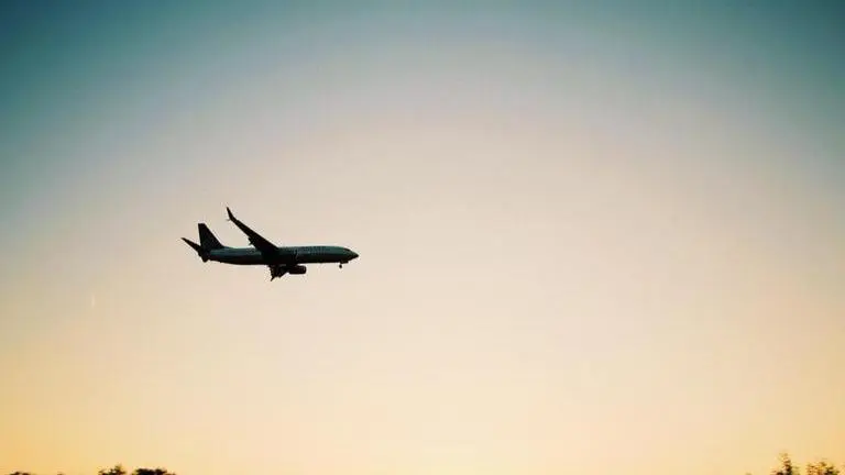 Russia officially resumes international flights