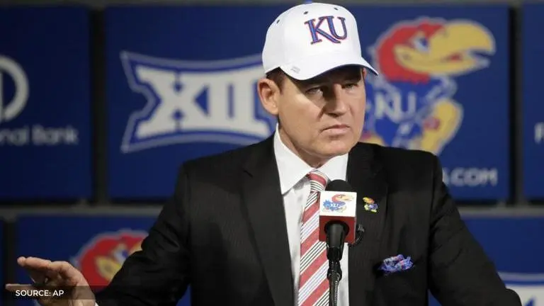 Les Miles accused of misbehaving, kissing female students reveals LSU investigation Les Miles