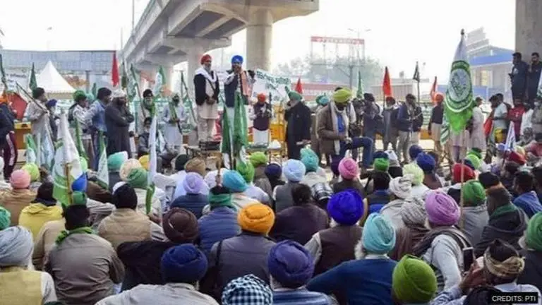 Protesting farmers to observe 'Kranti Diwas', to burn copies of Centre's agrarian laws Delhi farmers protest
