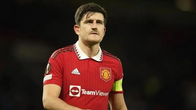 Man United draws 2-2 with Sevilla; Own goals from Maguire and Malacia keep the tie open