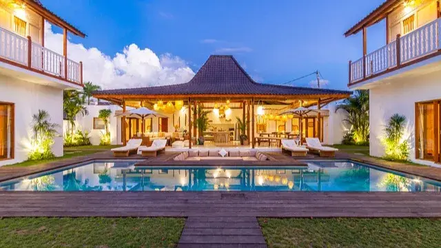 Affluent homebuyers are trading sky-high flats for villas