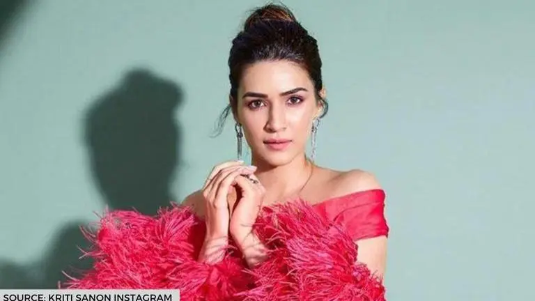 As Kriti Sanon turns 29, fans flood Twitter with warm wishes for the actor kriti sanon