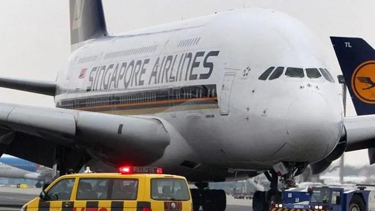 Singapore Airlines to cut 4,300 jobs due to pandemic