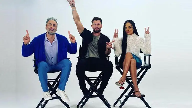 Chris Hemsworth kickstarts 'Thor: Love And Thunder' promotions with Taika Watiti & Tessa Chris Hemsworth