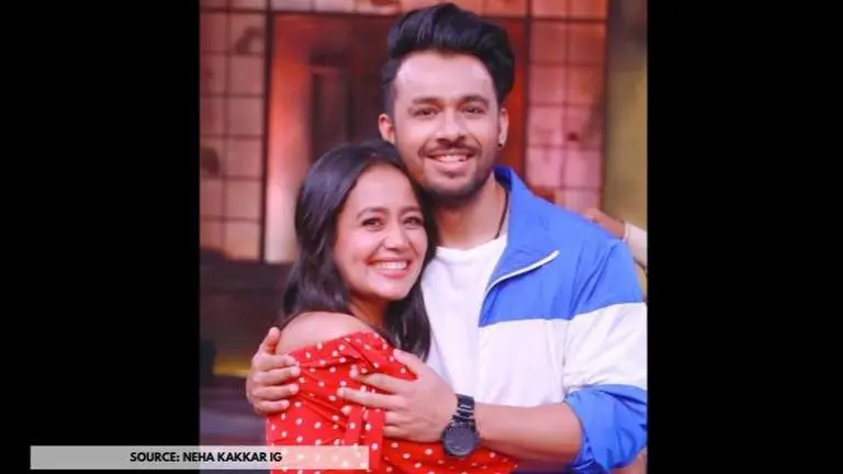 Neha Kakkar creates adorable 'Shona Shona' reel with brother Tony Kakkar; Watch neha kakkar