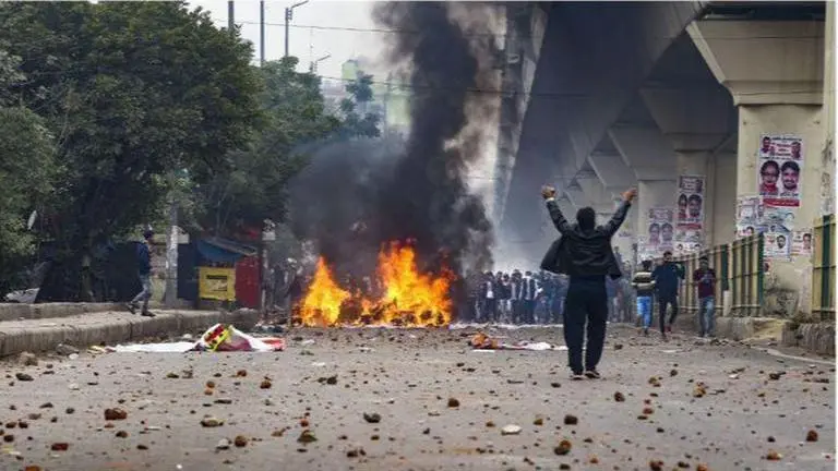 Gorakhpur: Protesters pelt stones at cops, violence breaks out Uttar Pradesh