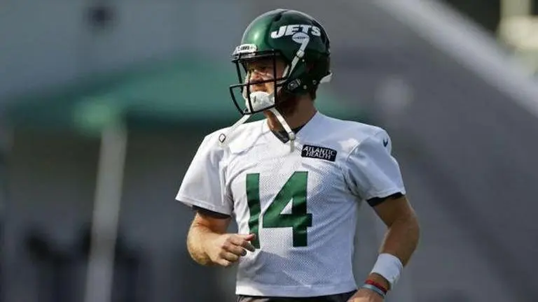 Focus on Gase, Darnold as Jets try to end playoff drought