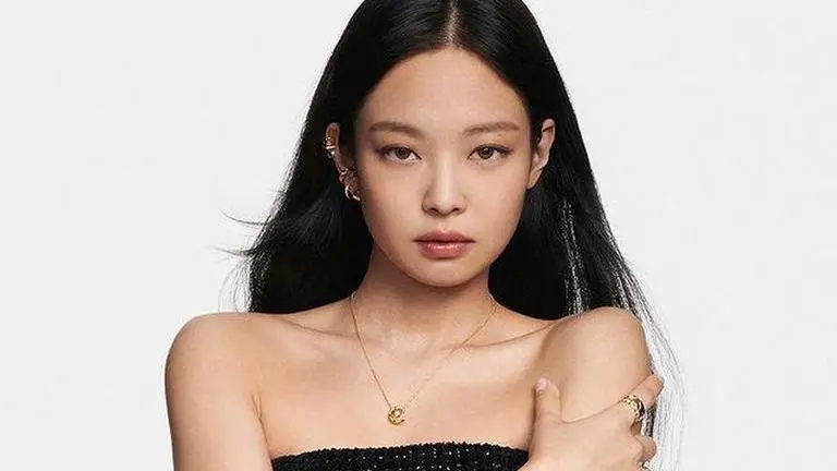 BLACKPINK Jennie exits Born Pink concert midway due to ill health, agency issues statement BLACKPINK
