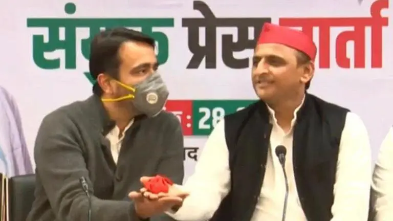 UP elections: SP's Akhilesh Yadav & RLD's Jayant Chaudhary make show of unity; slam BJP Akhilesh Yadav