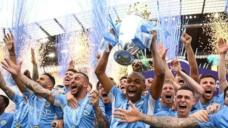 Manchester City scores 3 goals in 5 minutes against Aston Villa; wins Premier League on final day Manchester City wins EPL title