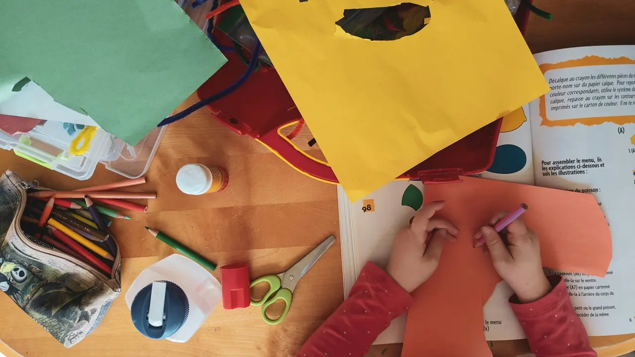 How Can Art Therapy Help Relieve Stress? Know Its Benefits Art therapy