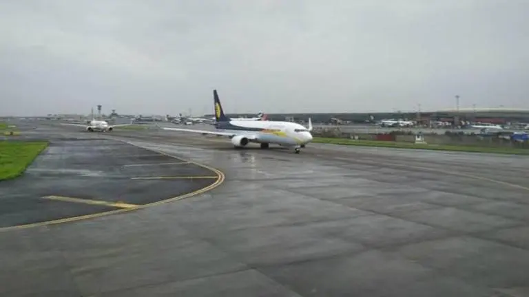 SC allows additional terminal at Agra airport, forbids increase in air traffic SC