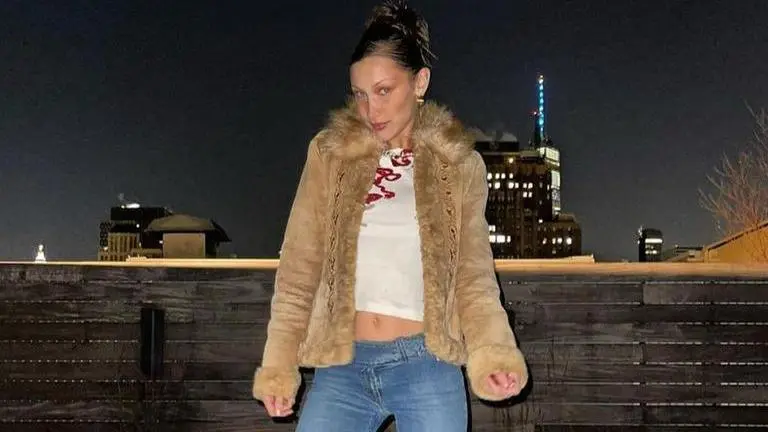 Bella Hadid shares series of crying selfies, opens up about her mental health 'breakdowns' bella hadid crying selfies