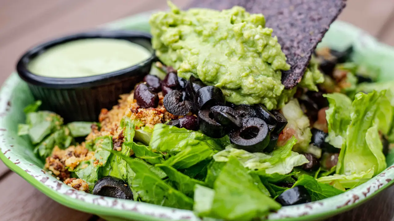 Know about these health benefits of including leafy greens in your diet Leafy greens