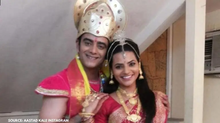Aastad Kale ties knot with Swapnali Patil on Valentine's Day, wedding pictures go viral aastad kale and swapnali patil