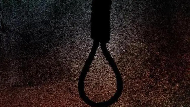 50-year-old man commits suicide by hanging from tree on Babar Road Delhi