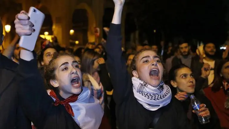 Scuffles as students in Beirut protest over economy