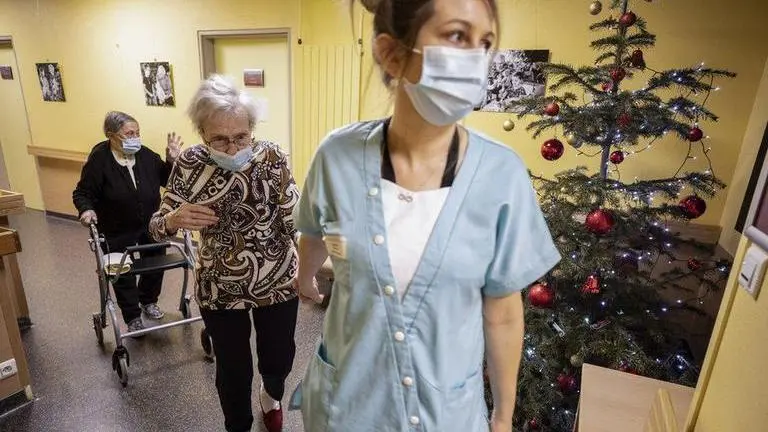 In France, a pandemic dilemma over holiday rights for elders