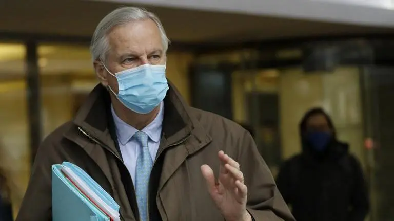 UK-EU trade talks 'paused' with deal still elusive