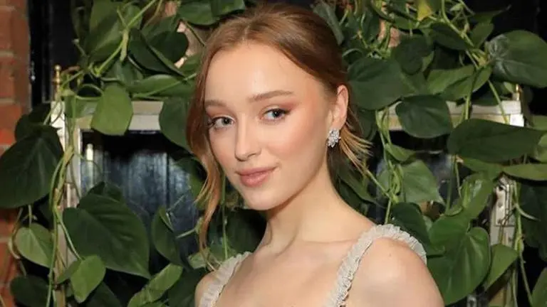 Phoebe Dynevor aka Daphne Basset to not be part of Bridgerton 3? Phoebe Dynevor