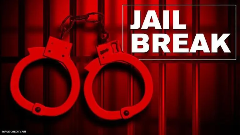 South Africa jailbreak caught on camera, all 68 inmates recaptured after escaping prison South Africa: 68 inmates recaptured after escaping Malmesbury Prison