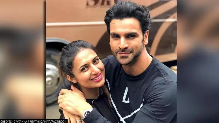 Divyanka Tripathi'S WEDDING ANNIVERSARY