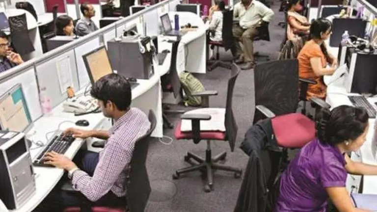 22% of employees in IT, 24% in other sectors are experiencing workplace burnout: Study Jobs in India