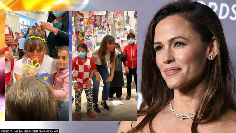 Jennifer Garner visits an Afghan refugee centre; spends time with children & volunteers Jennifer Garner