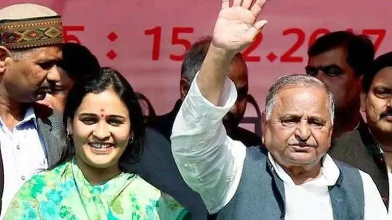 Aparna Yadav, Mulayam Singh's daughter-in-law, snubs SP; likely to join BJP Aparna Yadav