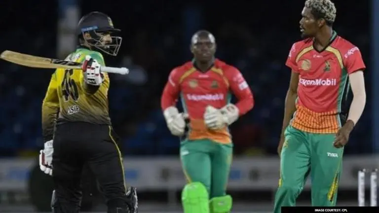 CPL 2020: Pakistan batsman Asif Ali attempts to hit Keemo Paul with bat; watch video CPL 2020